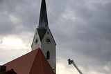  Bis auf die Hhe der Schalllcher des Glockenturm reichte die Drehleiter der FF Bad Birnbach