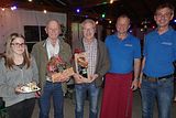 Die Sieger des Weinquiz 2019 v. l.: Anna Kantner 3. Platz, Franz Stinglhammer 2. Platz und Johann Otteneder der diesjhrige Weinknig mit Vorstand Konrad Stinglhammer und 1. Kdt. Manuel Riepl 